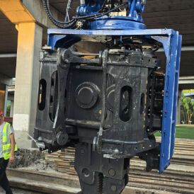 Chave de estaca lateral de alta velocidade: levantamento de estaca de 10 m/min e tanque de combustível grande de 150L